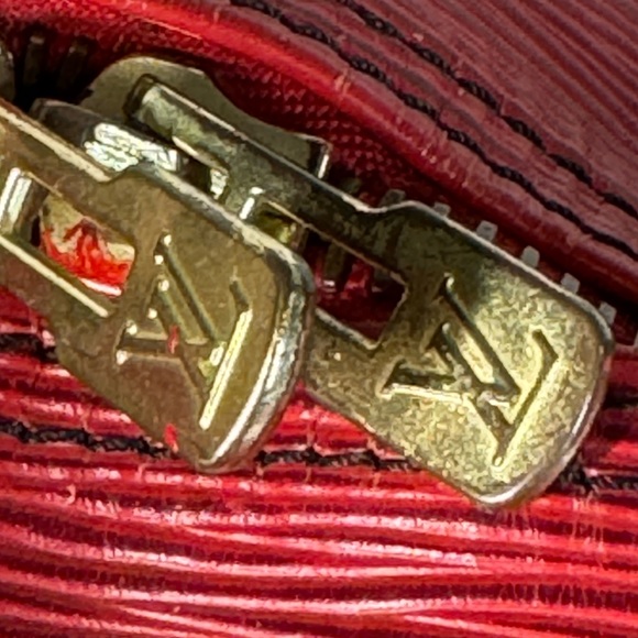 Louis Vuitton EPI Leather Keepall 50 Castilian Red w/ Luggage tag & Poingnat COA - Picture 13 of 16